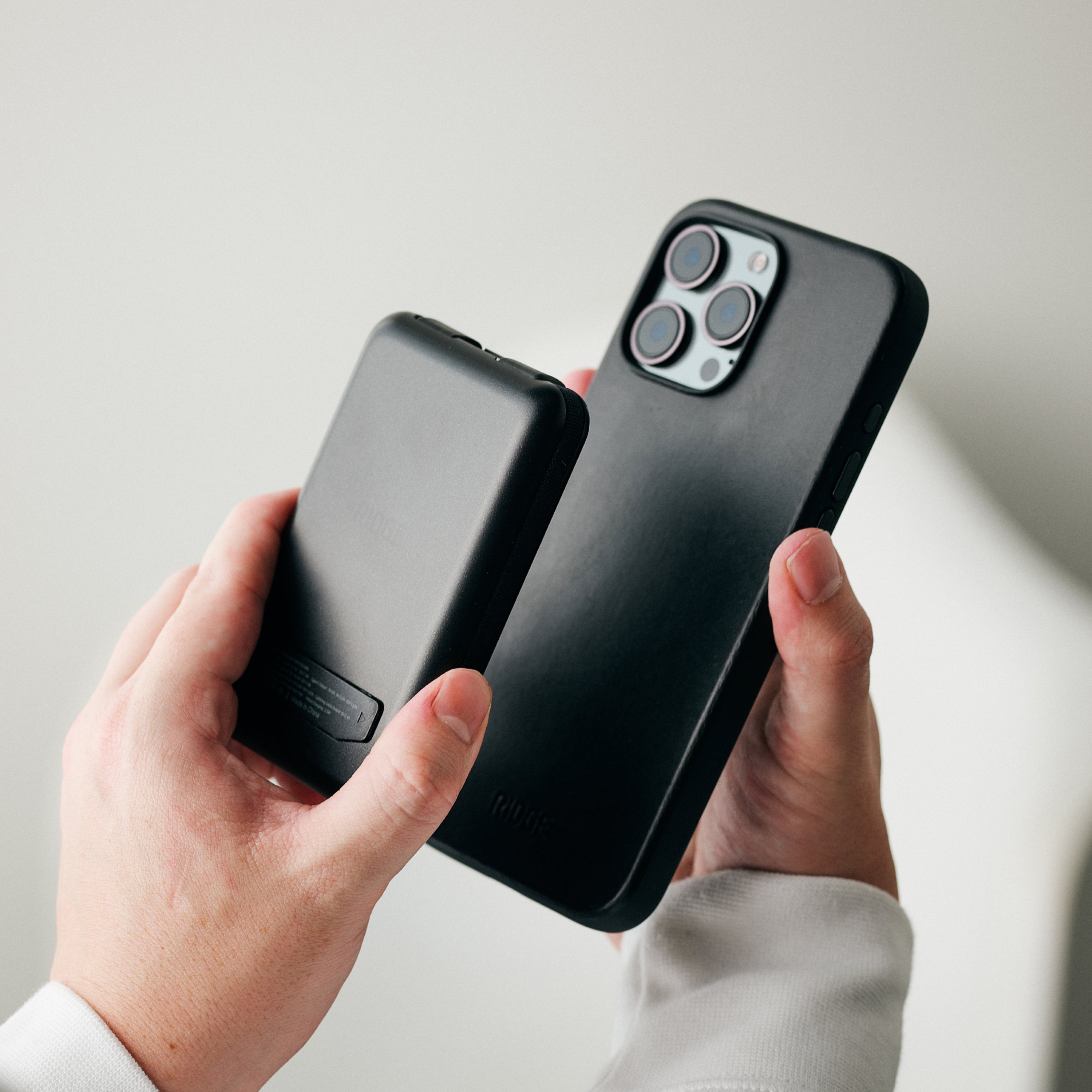 Everyday Charging Kit - iPhone 16 Pro - Midnight Black Leather